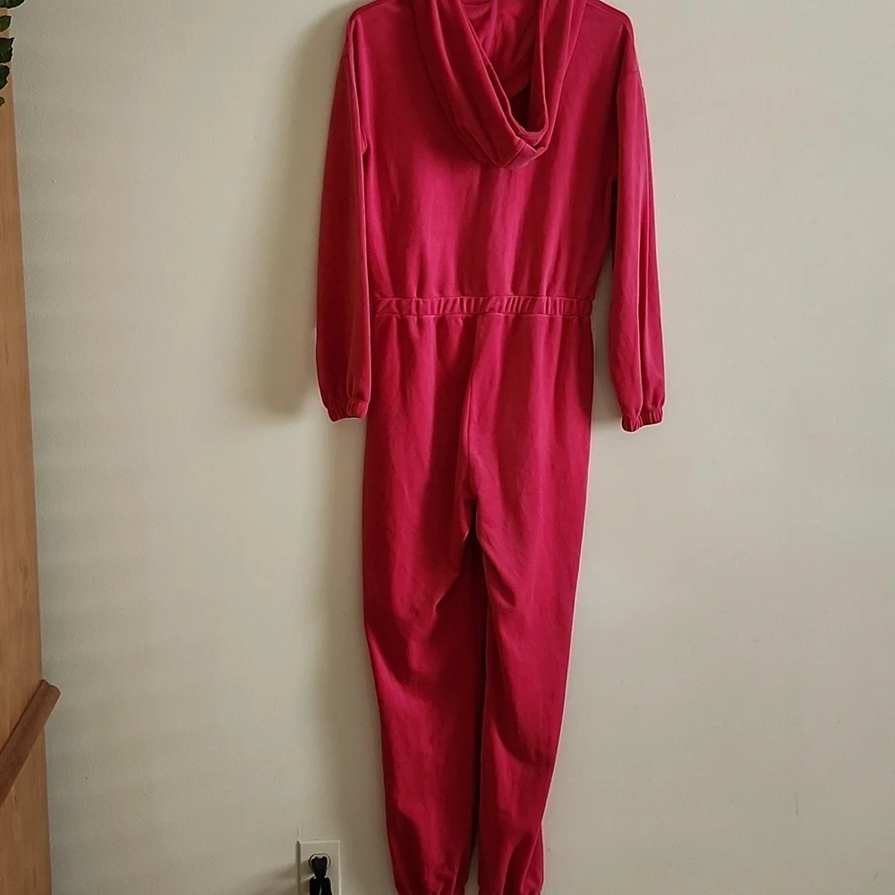 Juicy Couture Fuchsia Hooded Jumpsuit Jogger Front Zipper. Womens Small